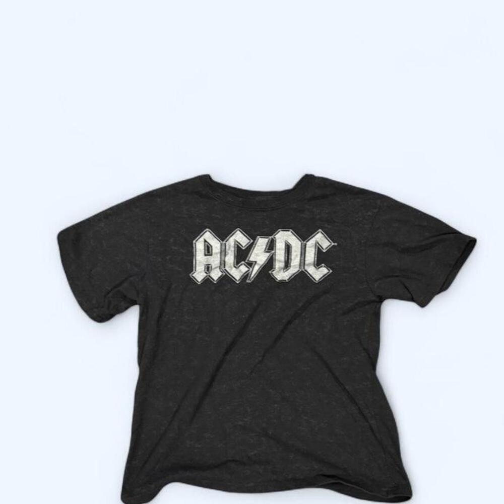 AC/DC Womenโs Medium Black Band Graphic T-Shirt